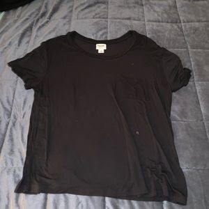 basic black tshirt